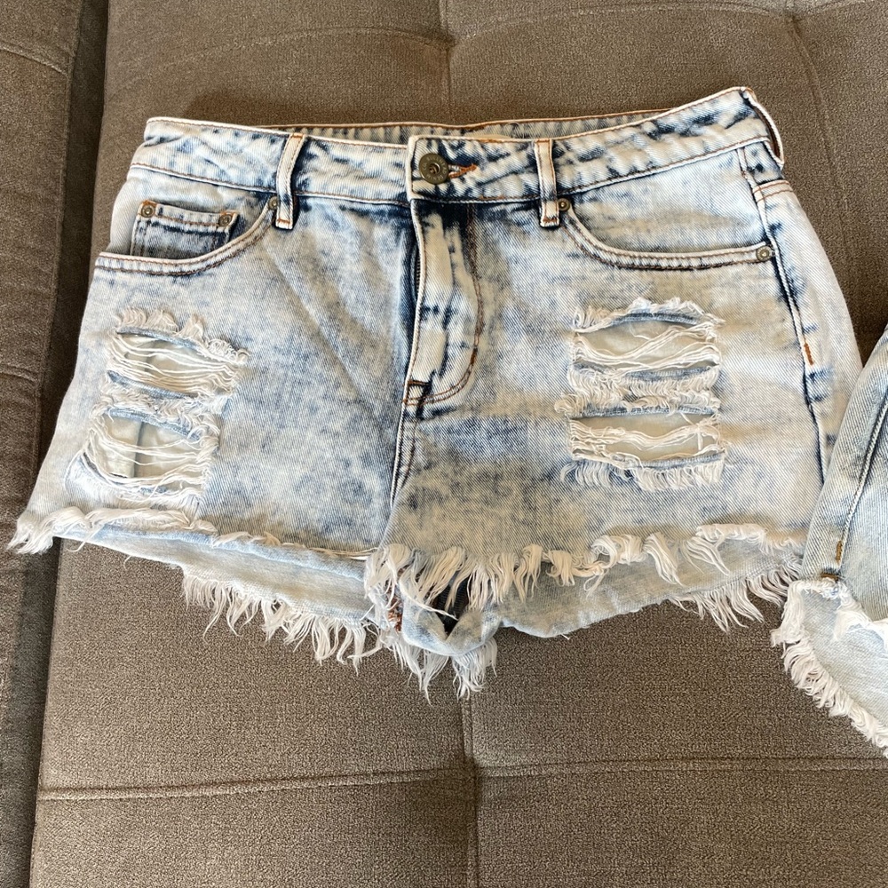 PacSun distressed high-rise jean shorts size 9 fits like size 27
